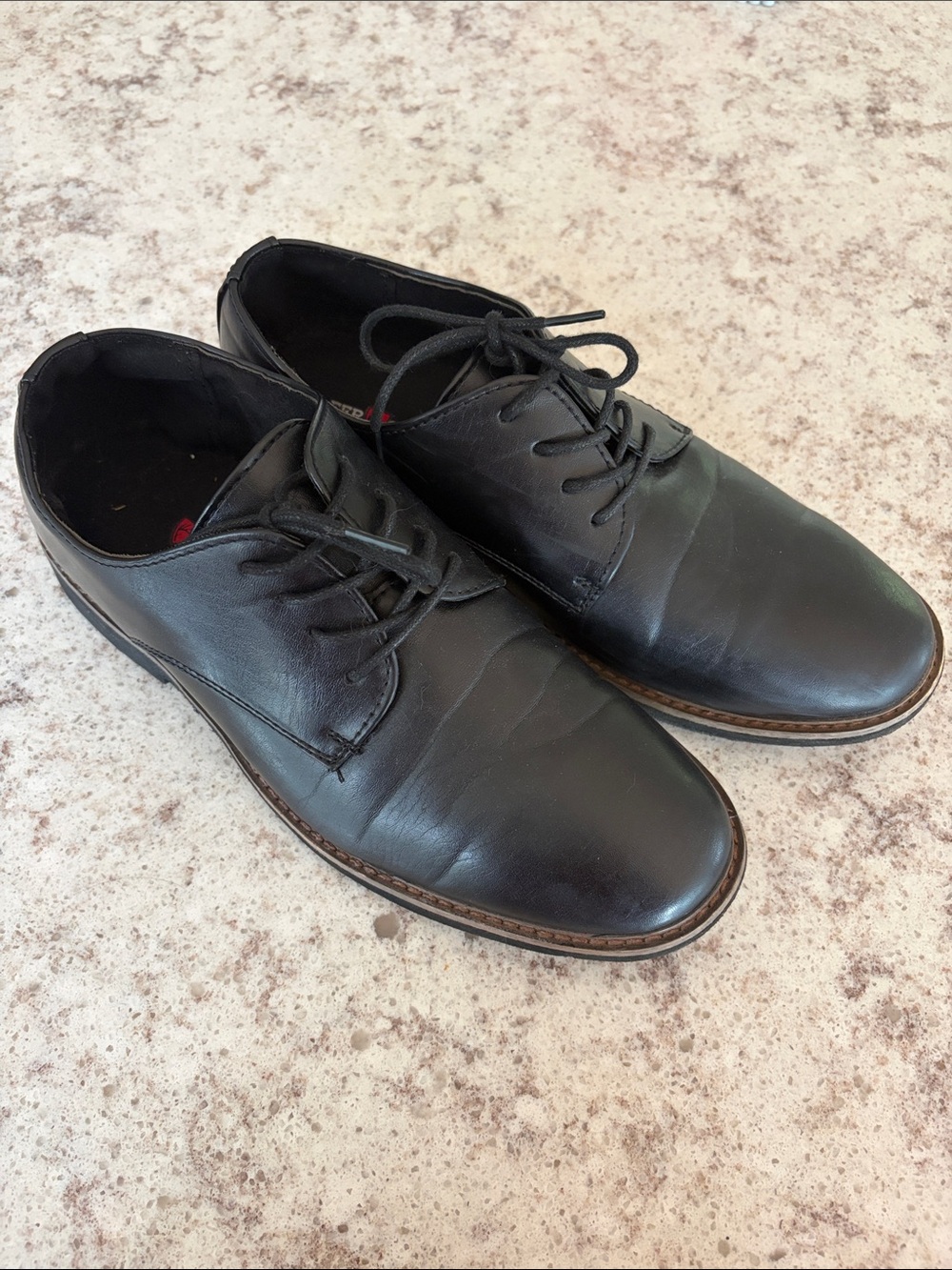 Deer Stags Black Leather Derby Shoes with Brown Trim